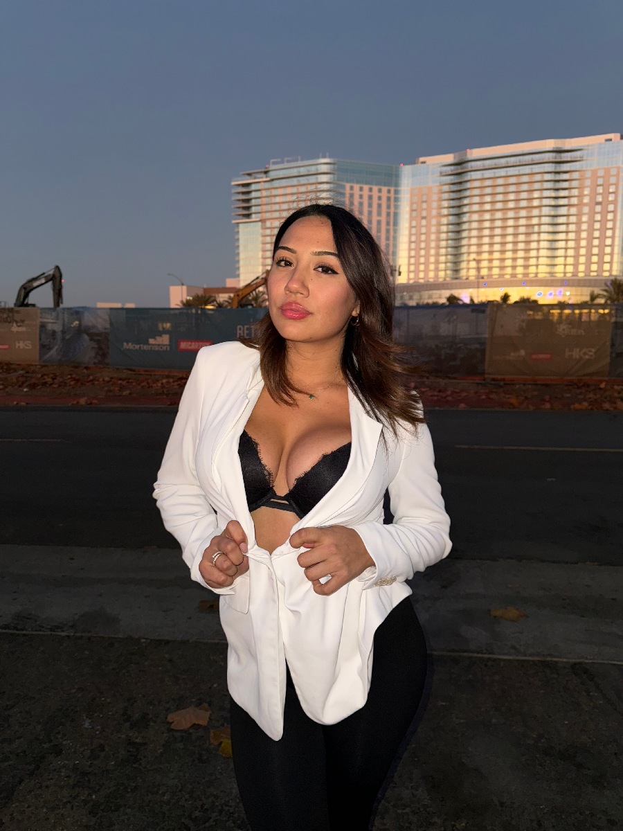 Take a pause and enjoy Ali Cruz — streaming from Liuzhou