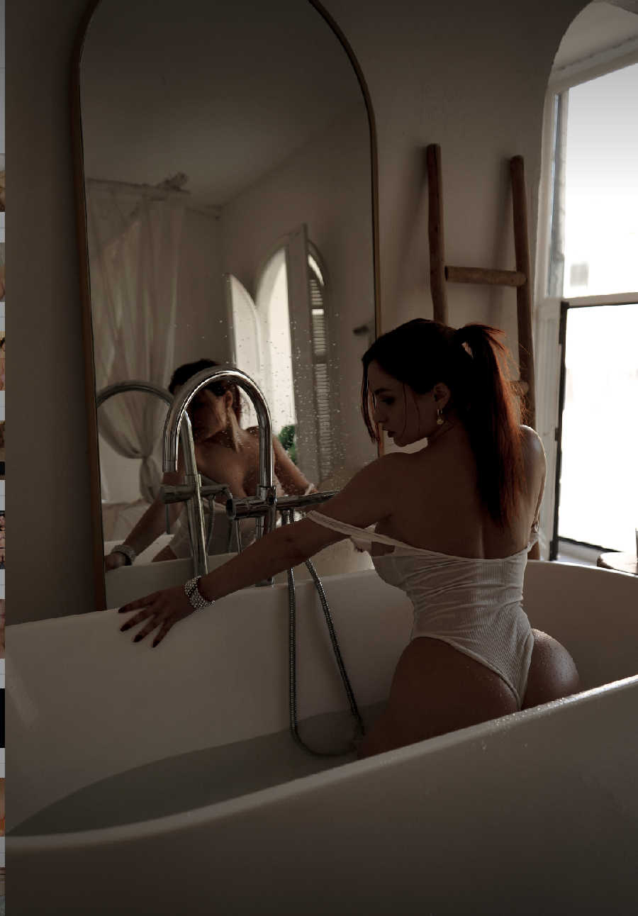 A playful frame from Miranda Faith nude — online in Liuzhou