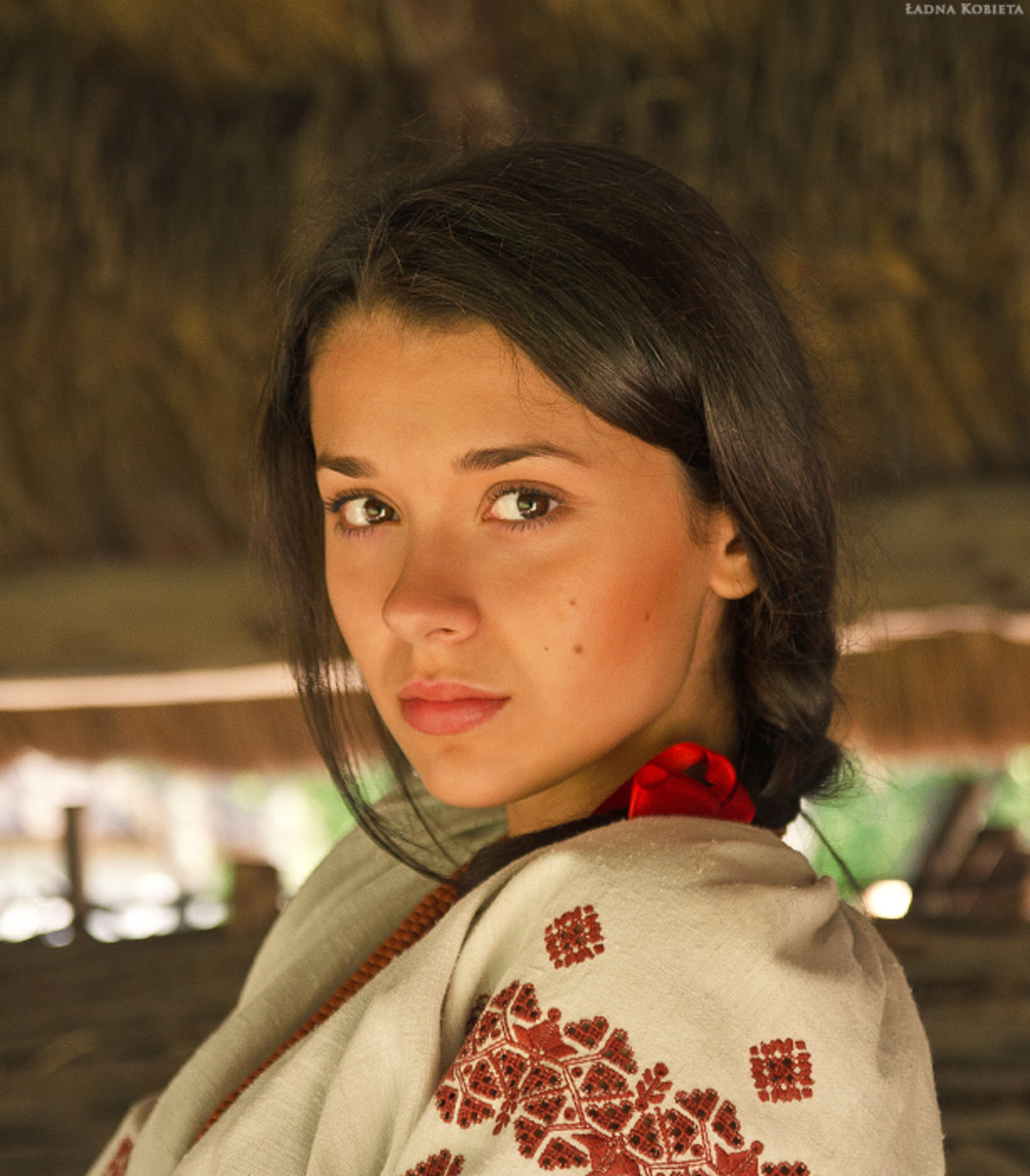 Girls in Slavic costumes in Liuzhou