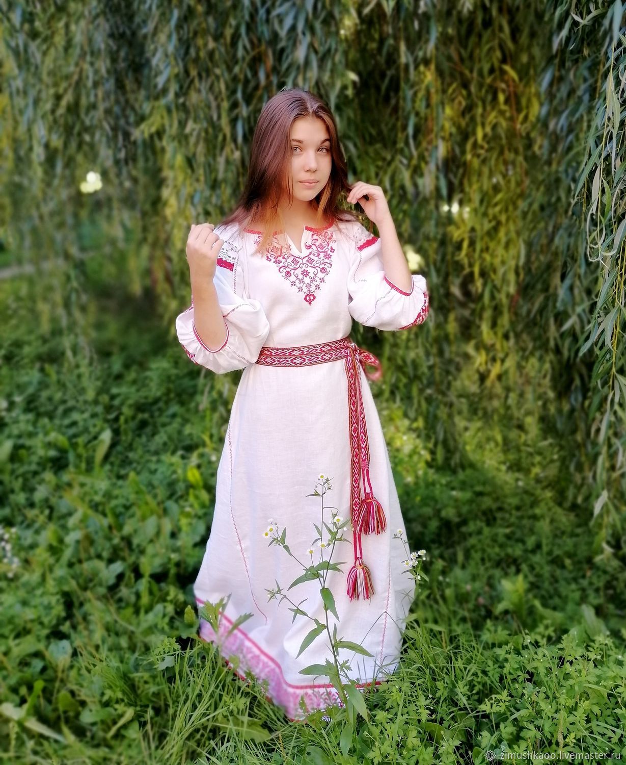 Girl Girls in Slavic costumes in Liuzhou